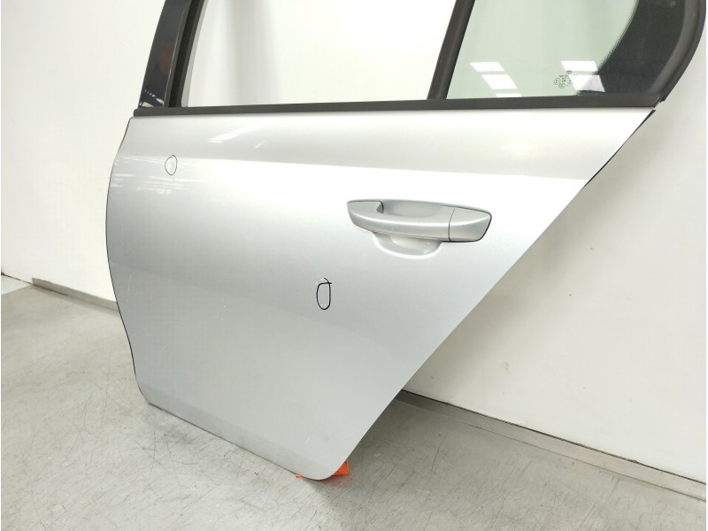Recambio de puerta trasera izquierda para volkswagen golf vi (5k1) advance referencia OEM IAM 5K6833055K  