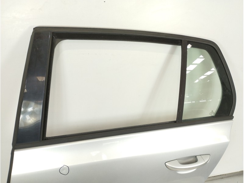 Recambio de puerta trasera izquierda para volkswagen golf vi (5k1) advance referencia OEM IAM 5K6833055K  