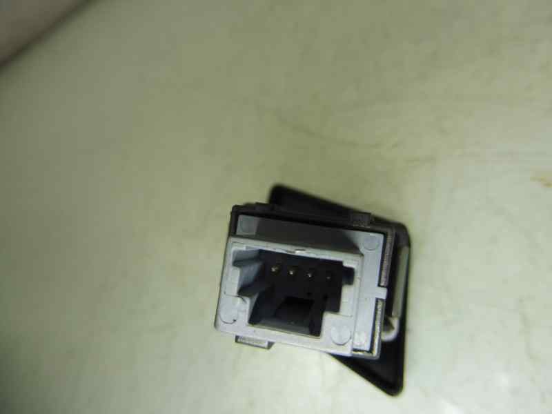 Recambio de warning para toyota yaris active referencia OEM IAM 843320D0203249  