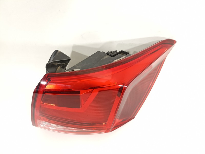 Recambio de piloto trasero derecho para seat arona xperience referencia OEM IAM 6F6945068B  