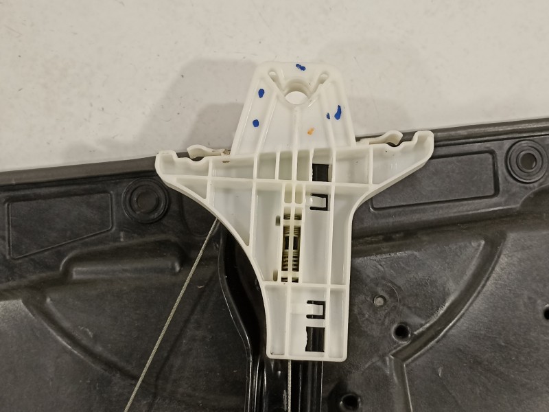 Recambio de elevalunas trasero izquierdo para volkswagen golf vi (5k1) advance referencia OEM IAM 5K4839729J 5K4839461A 5K095970