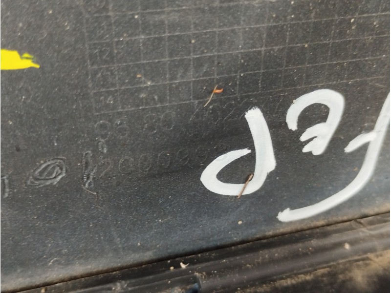 Recambio de paragolpes delantero para citroën c4 picasso seduction referencia OEM IAM 9680402277  