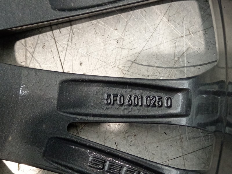 Recambio de llanta para seat leon st (5f8) style referencia OEM IAM 5F0601025Q  