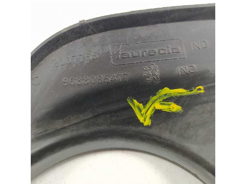 Recambio de rejilla paragolpes izquierda para peugeot 207 referencia OEM IAM 9688085477  