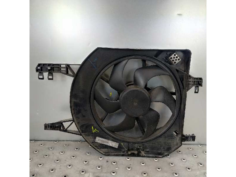 Recambio de electroventilador para renault trafic caja cerrada (ab 4.01) doble cabina l1h1 2,7t referencia OEM IAM 8200662039 93