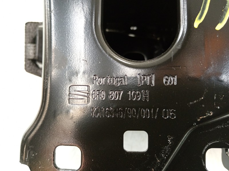 Recambio de refuerzo paragolpes delantero para seat arona xperience referencia OEM IAM 6F0807111B 6F0807109H 