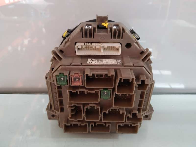 Recambio de cuadro instrumentos para peugeot 107 básico referencia OEM IAM 838000H132  