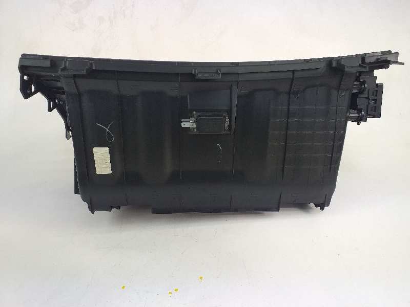 Recambio de guantera para hyundai i30 (gd) tecno referencia OEM IAM 84540A6000  