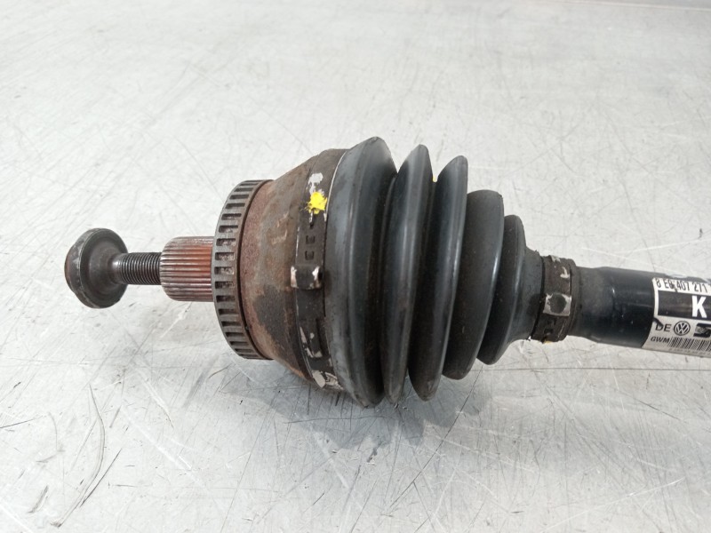 Recambio de transmision delantera izquierda para audi a4 berlina (8e) 1.9 tdi (96kw) referencia OEM IAM 8E0407271T  