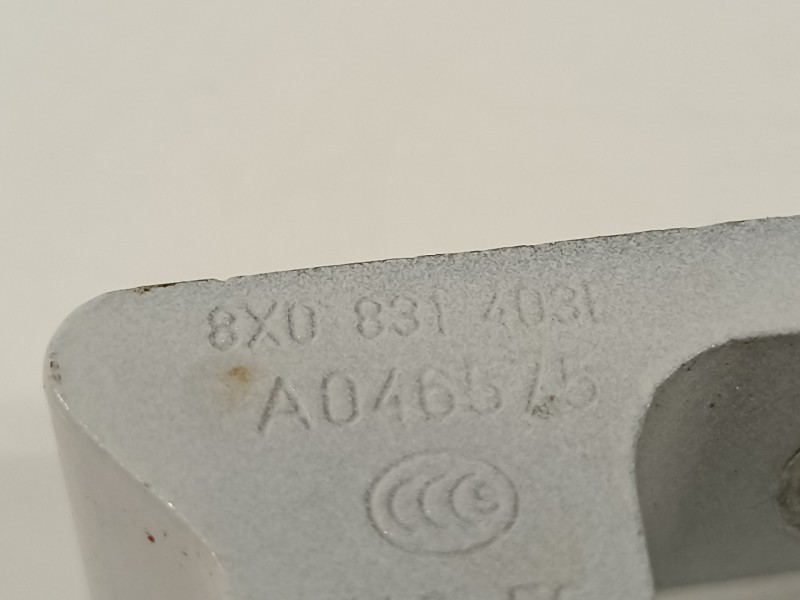 Recambio de bisagra puerta para seat arona xperience referencia OEM IAM 8X0831403E  