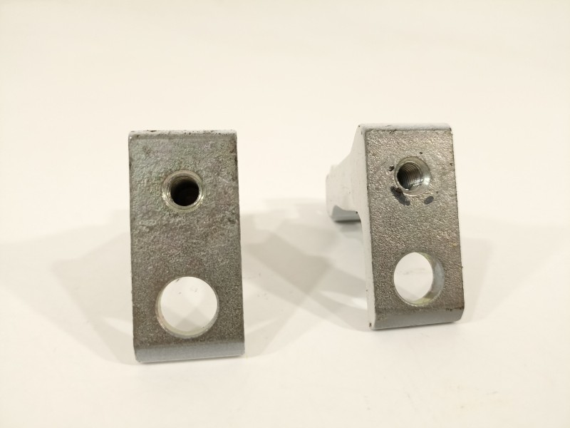 Recambio de bisagra puerta para seat arona xperience referencia OEM IAM 8X0831404E  