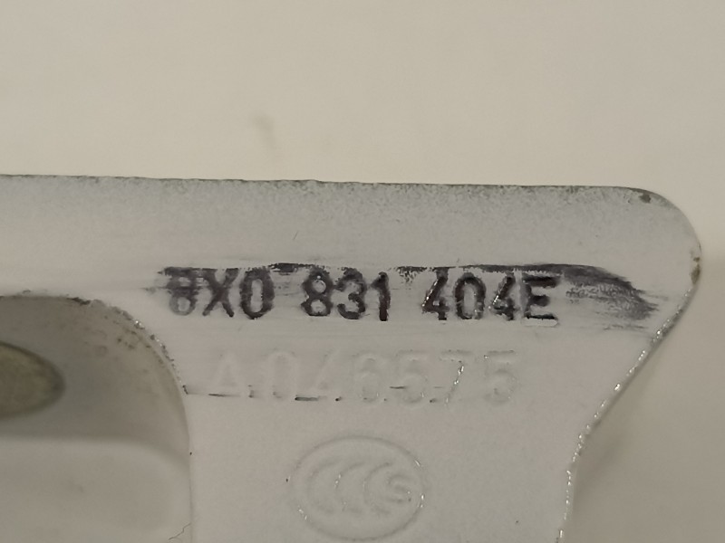 Recambio de bisagra puerta para seat arona xperience referencia OEM IAM 8X0831404E  