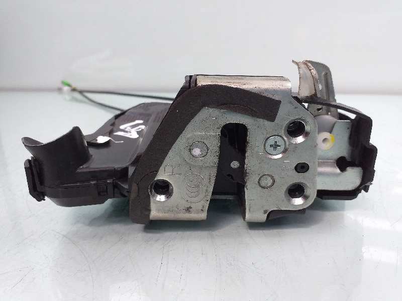 Recambio de cerradura puerta delantera derecha para toyota auris hybrid active referencia OEM IAM   