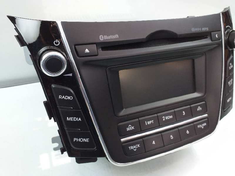 Recambio de sistema audio / radio cd para hyundai i30 (gd) tecno referencia OEM IAM 96170A6210GU  