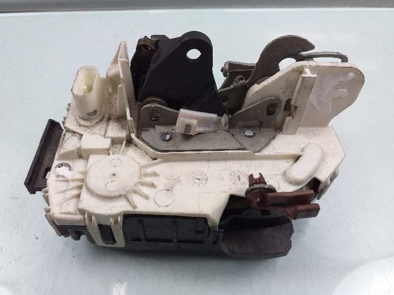 Recambio de cerradura puerta trasera derecha para dodge caliber se referencia OEM IAM P04589414  