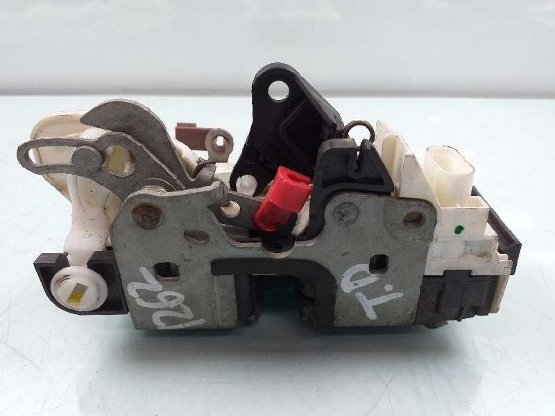 Recambio de cerradura puerta trasera derecha para dodge caliber se referencia OEM IAM P04589414  