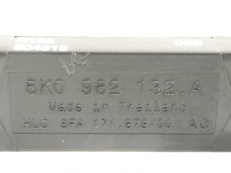 Recambio de antena para seat arona xperience referencia OEM IAM 5K0962132A  