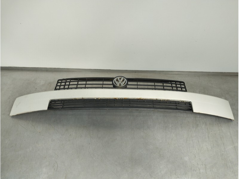 Recambio de rejilla delantera para volkswagen t4 transporter/furgoneta (mod. 1991) caja cerrada economy referencia OEM IAM 70185
