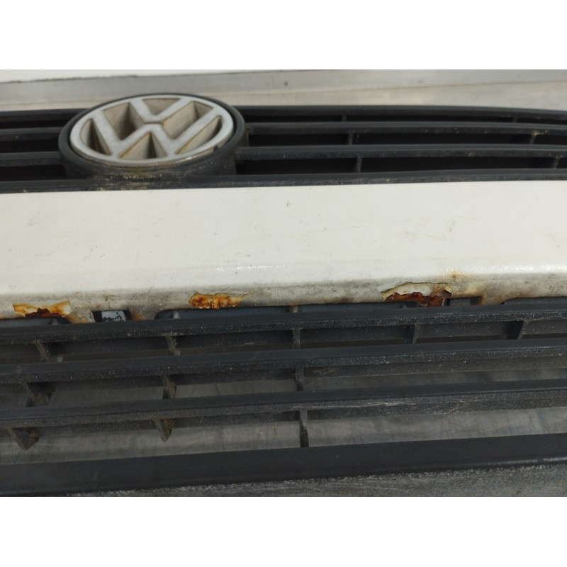 Recambio de rejilla delantera para volkswagen t4 transporter/furgoneta (mod. 1991) caja cerrada economy referencia OEM IAM 70185