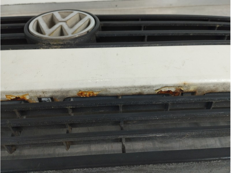 Recambio de rejilla delantera para volkswagen t4 transporter/furgoneta (mod. 1991) caja cerrada economy referencia OEM IAM 70185