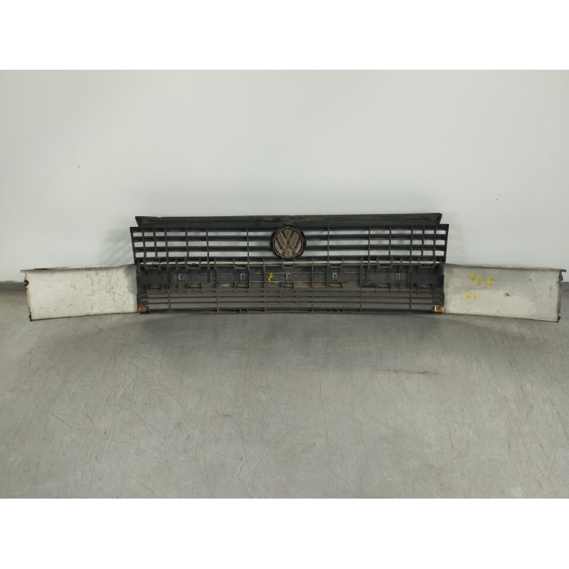 Recambio de rejilla delantera para volkswagen t4 transporter/furgoneta (mod. 1991) caja cerrada economy referencia OEM IAM 70185
