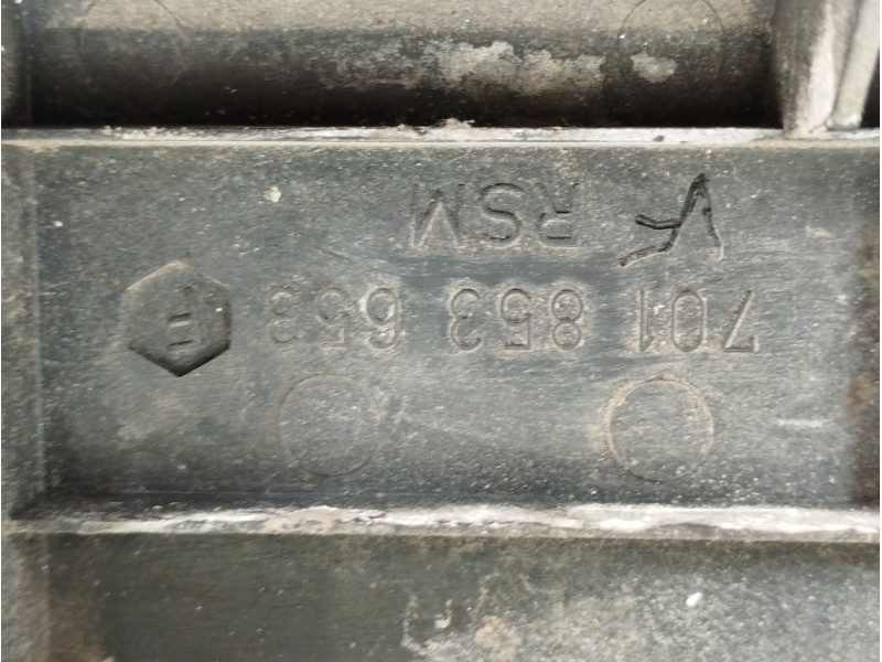 Recambio de rejilla delantera para volkswagen t4 transporter/furgoneta (mod. 1991) caja cerrada economy referencia OEM IAM 70185