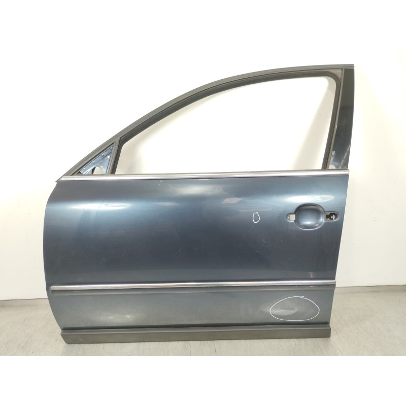 Recambio de puerta delantera izquierda para volkswagen passat berlina (3b3) advance referencia OEM IAM 3B4831051BE  