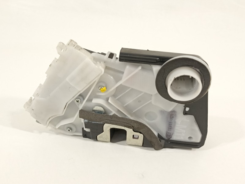 Recambio de cerradura puerta delantera derecha para toyota yaris hsd active referencia OEM IAM U3111130F1  