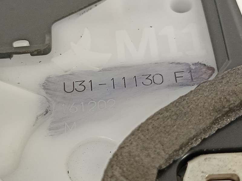 Recambio de cerradura puerta delantera derecha para toyota yaris hsd active referencia OEM IAM U3111130F1  