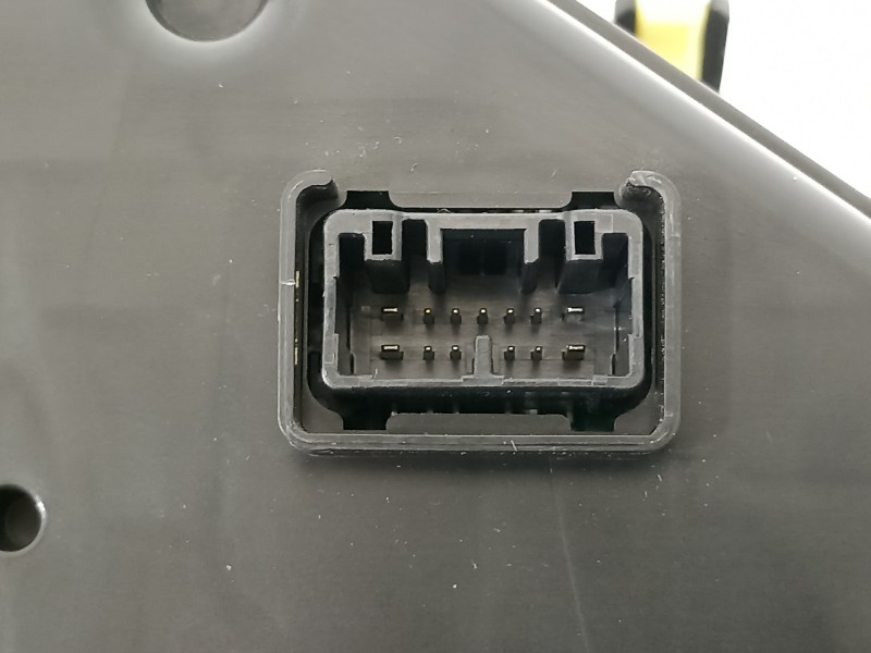 Recambio de cuadro instrumentos para toyota yaris hsd active referencia OEM IAM 83800F5440 MB1575804812 