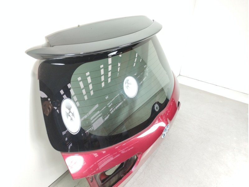 Recambio de porton trasero para toyota yaris hsd active referencia OEM IAM 123  