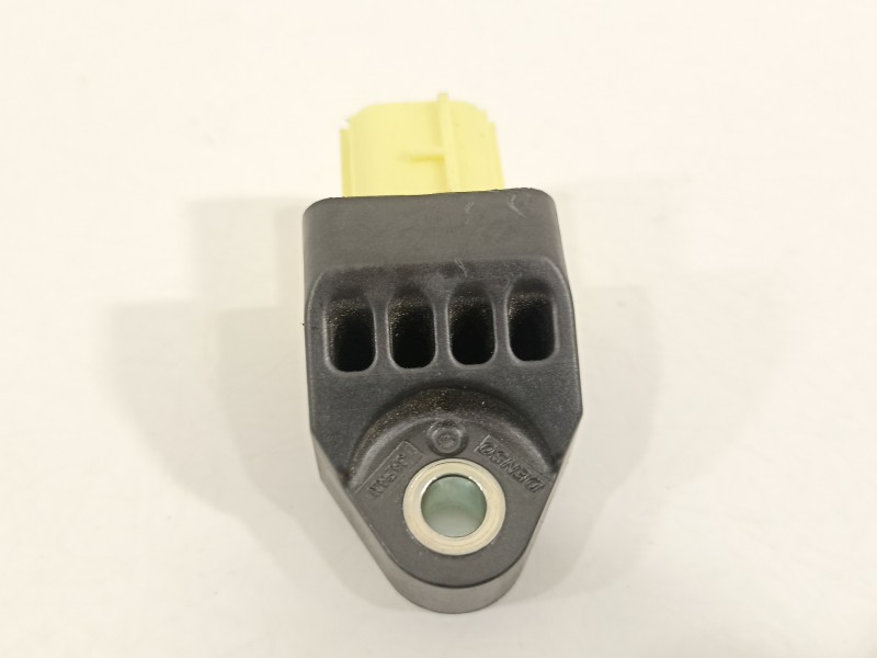 Recambio de sensor para toyota yaris hsd active referencia OEM IAM 8983102140  
