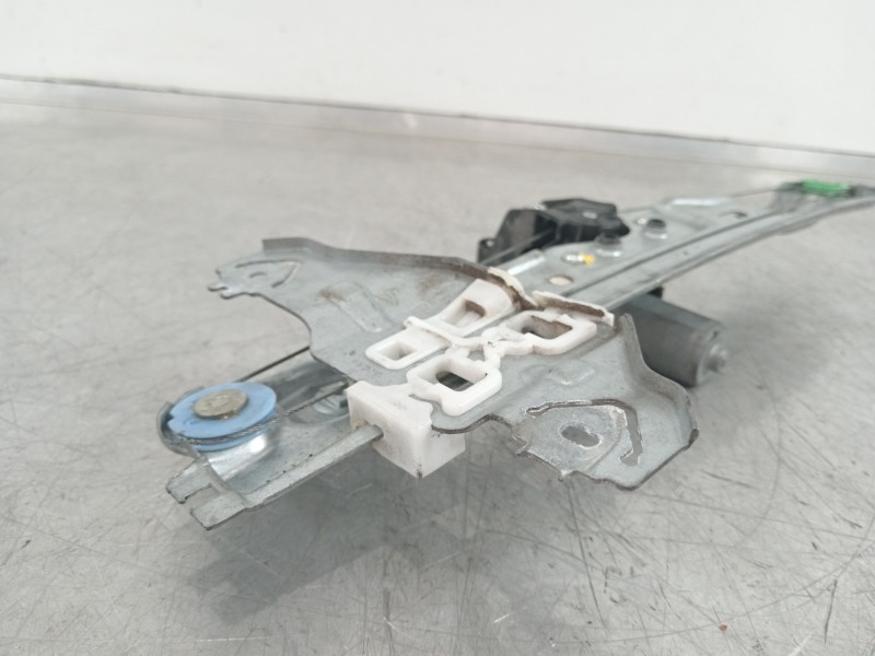 Recambio de elevalunas trasero derecho para nissan qashqai (j11) acenta referencia OEM IAM 827004EA0A  