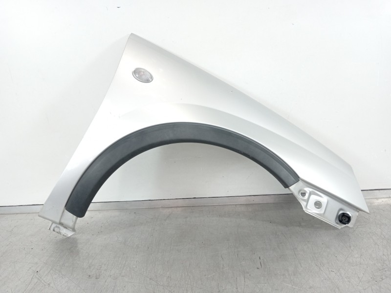 Recambio de aleta delantera derecha para opel corsa c club referencia OEM IAM   