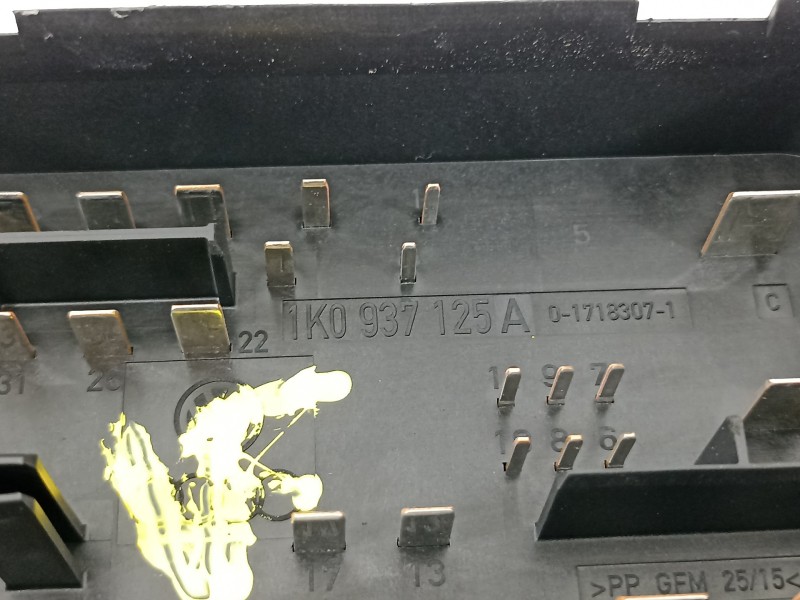 Recambio de caja reles / fusibles para volkswagen jetta (1k2) 2.0 tdi referencia OEM IAM 1K0937125A  