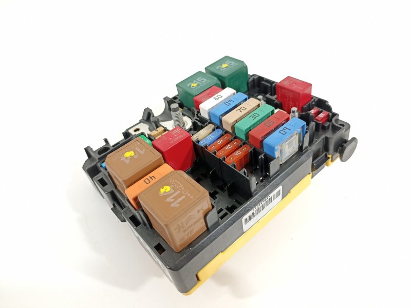 Recambio de caja reles / fusibles para citroën c3 feel referencia OEM IAM 9804848480  