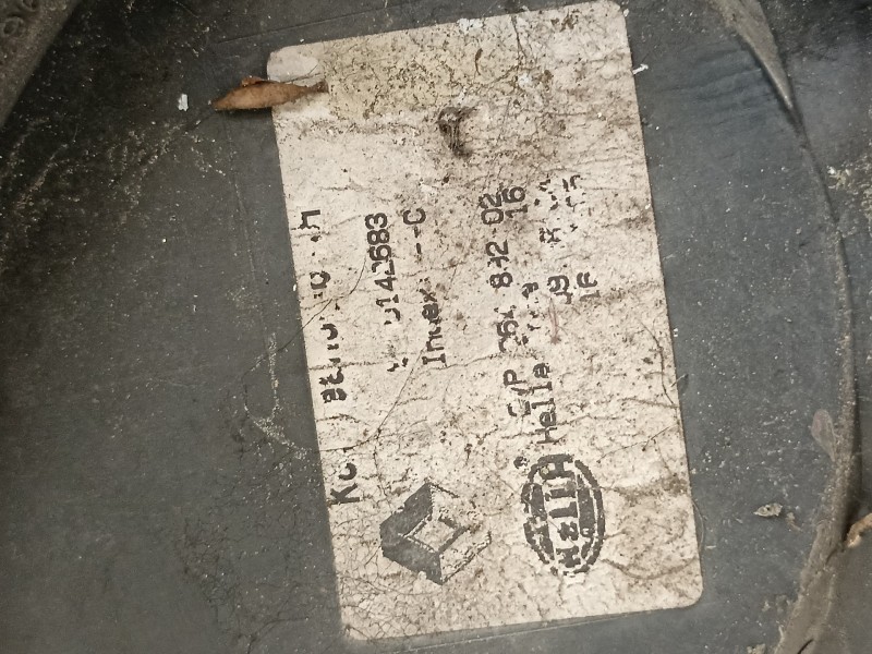 Recambio de piloto trasero derecho para renault megane ii familiar dynamique confort referencia OEM IAM 8200142683  