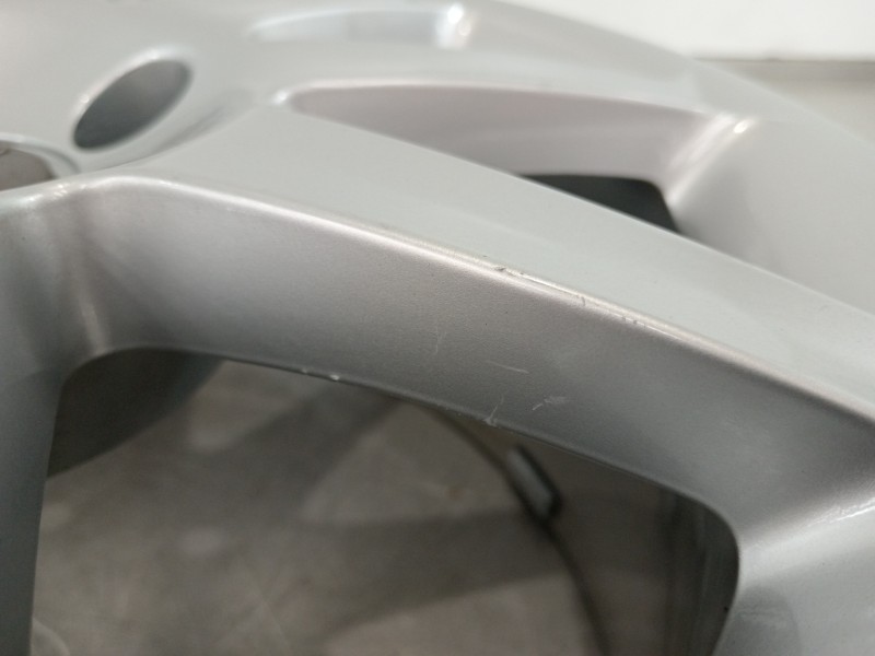 Recambio de llanta para audi a6 avant (4f5) 3.0 tdi quattro referencia OEM IAM 4F0601025  