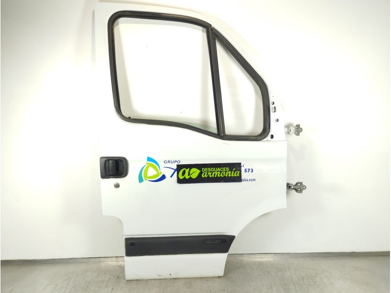 Recambio de puerta delantera derecha para renault 160.35 (4x2) camion frigorifico referencia OEM IAM MASCOTT  