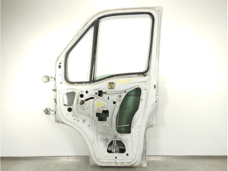 Recambio de puerta delantera derecha para renault 160.35 (4x2) camion frigorifico referencia OEM IAM MASCOTT  