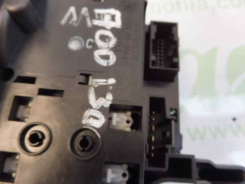 Recambio de mando limpia para renault scenic ii adventure by coronel tapiocca referencia OEM IAM 8200127728  