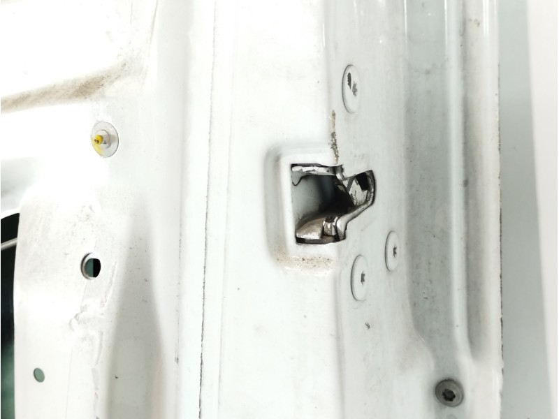 Recambio de puerta delantera derecha para renault 160.35 (4x2) camion frigorifico referencia OEM IAM MASCOTT  