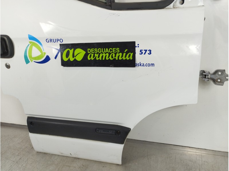 Recambio de puerta delantera derecha para renault 160.35 (4x2) camion frigorifico referencia OEM IAM MASCOTT  
