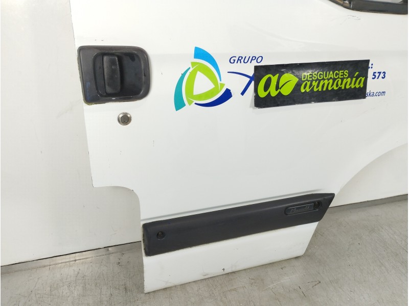 Recambio de puerta delantera derecha para renault 160.35 (4x2) camion frigorifico referencia OEM IAM MASCOTT  
