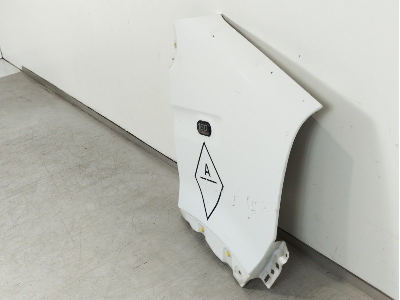 Recambio de aleta delantera izquierda para renault 160.35 (4x2) camion frigorifico referencia OEM IAM MASCOTT  