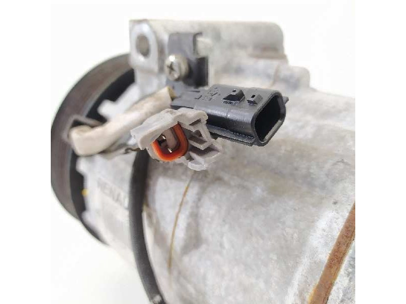 Recambio de compresor aire acondicionado para renault clio iv dynamique referencia OEM IAM 926000217R  