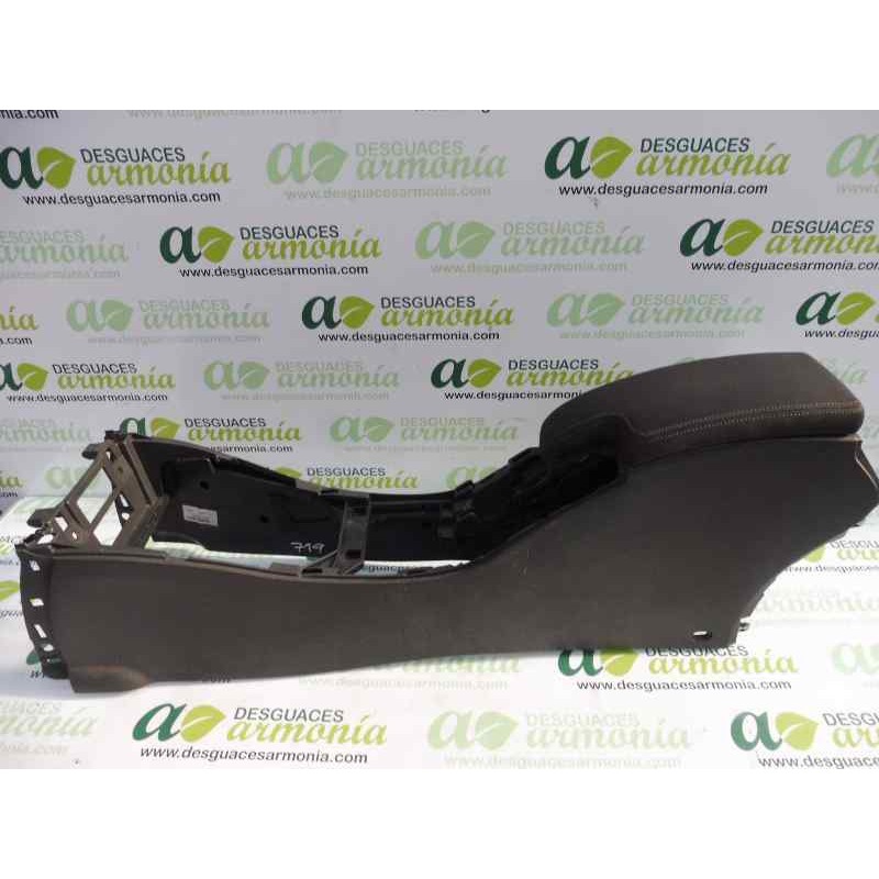 Recambio de apoyabrazos central para renault megane iii berlina 5 p dynamique referencia OEM IAM   