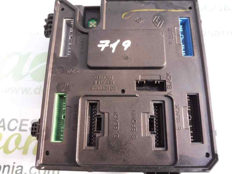 Recambio de caja reles / fusibles para renault megane iii berlina 5 p dynamique referencia OEM IAM 284B10485R  