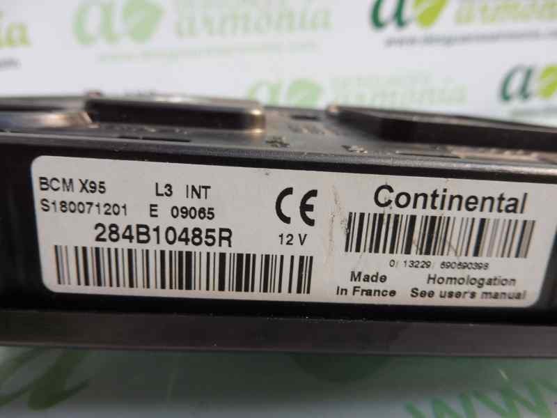 Recambio de caja reles / fusibles para renault megane iii berlina 5 p dynamique referencia OEM IAM 284B10485R  