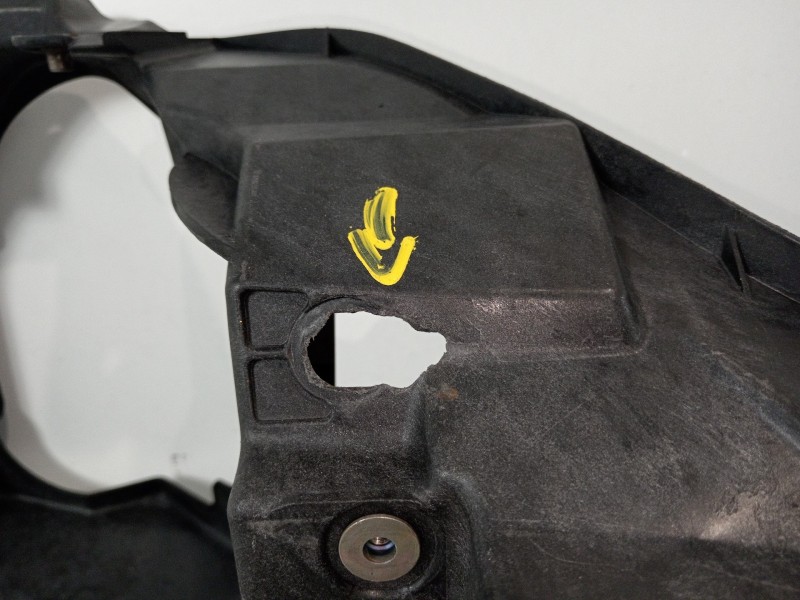 Recambio de panel frontal para renault 160.35 (4x2) camion frigorifico referencia OEM IAM 8200202909  